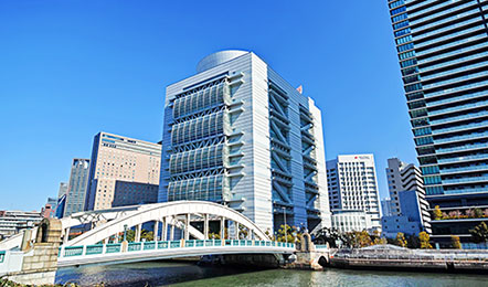写真:大阪府立国際会議場(グランキューブ大阪)