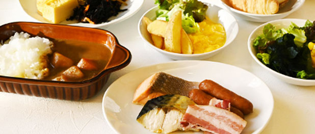 写真:朝食一例
